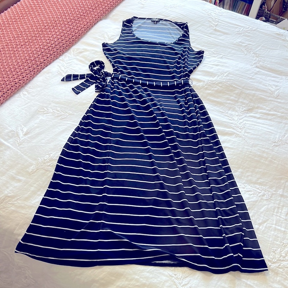 Jones New York navy and white striped maxi dress size 8